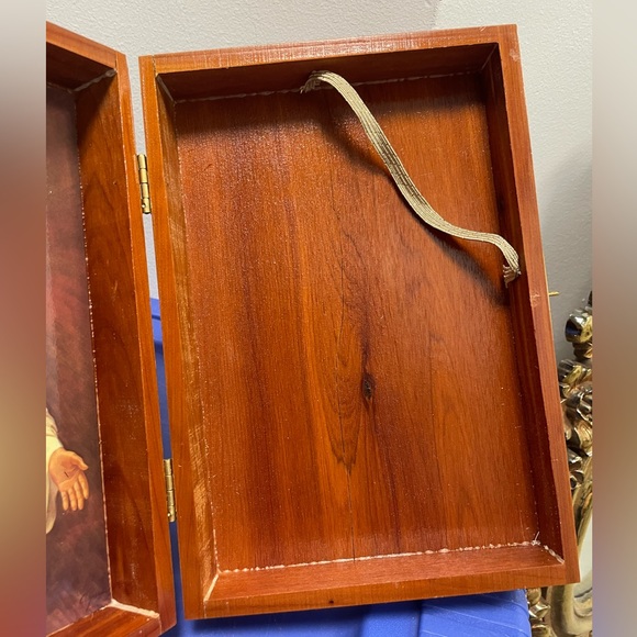 Vintage Holy Bible Brotherhood of Carpenters Union Made Wood Stash Trinket Box - Picture 12 of 13